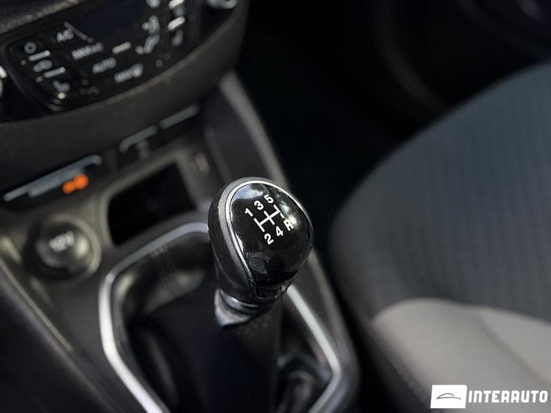 Ford Tourneo Courier 2016 — Миниатюра 15