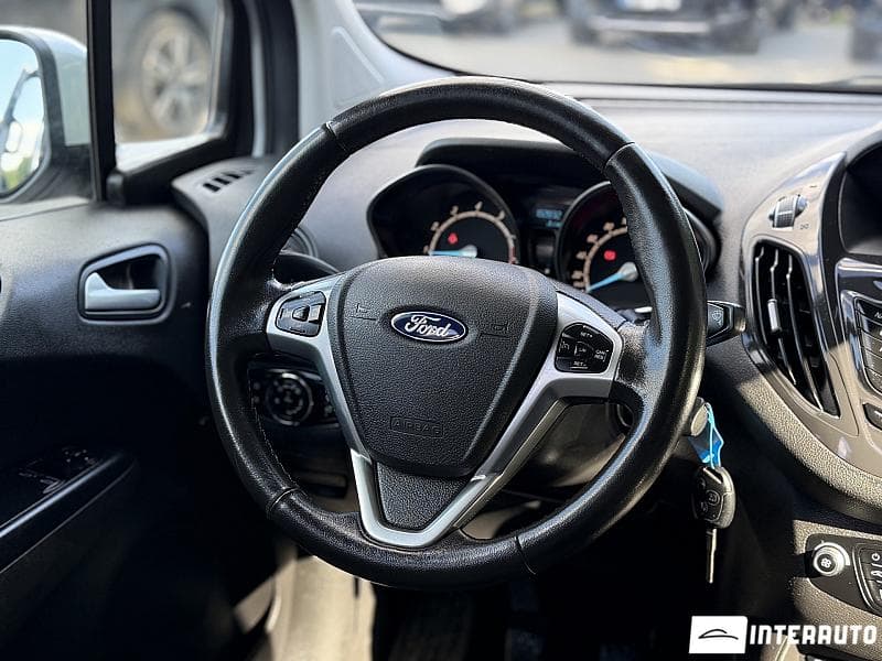 Ford Tourneo Courier 2016 — Миниатюра 10