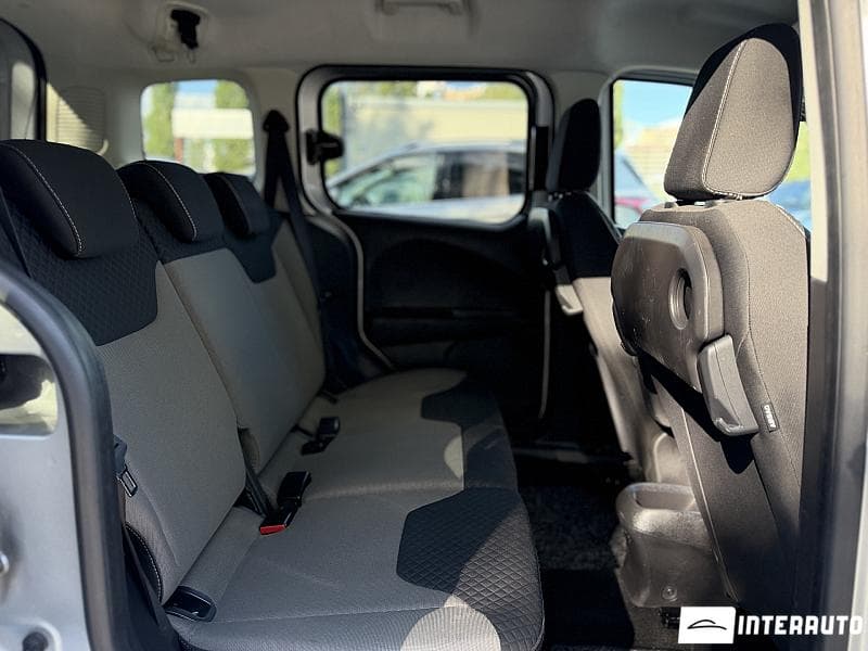 Ford Tourneo Courier 2016 — Миниатюра 18