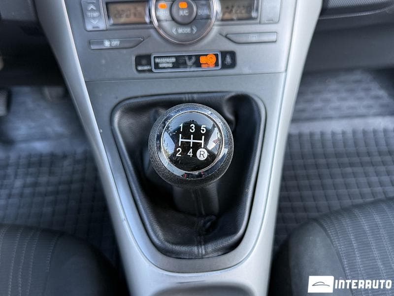 Toyota Auris 2008 — Миниатюра 10