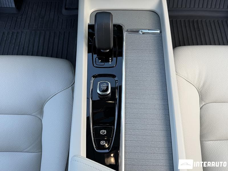 Volvo XC 60 2025 — Миниатюра 13