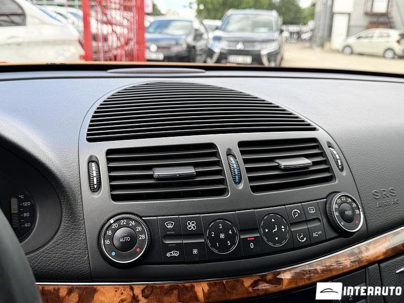 2003 Mercedes E 200 — Miniatură 9