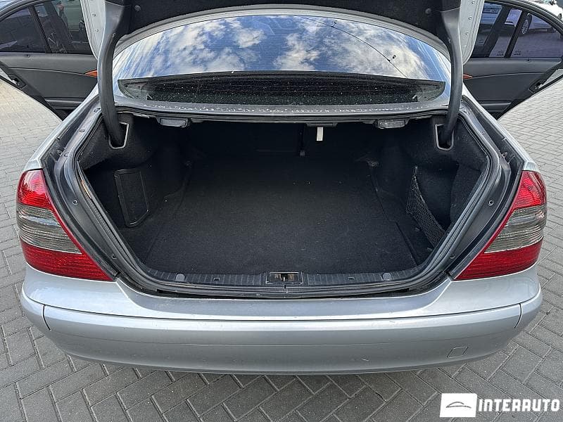 Mercedes E 200 2007 — Миниатюра 18
