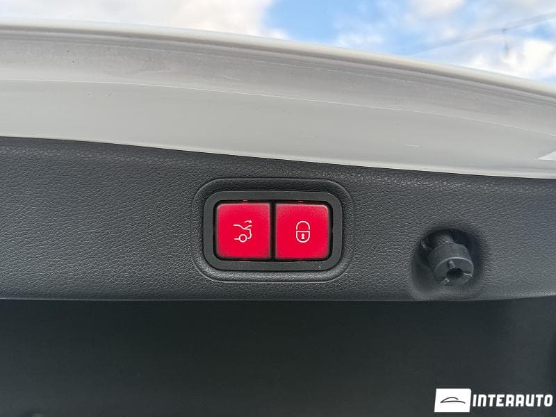 Mercedes E 300 2018 — Миниатюра 22