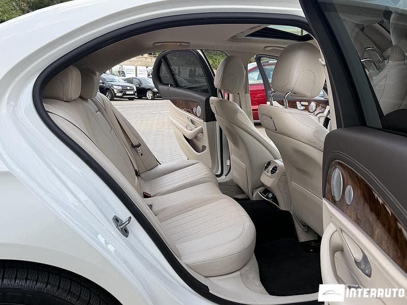 Mercedes E 300 2018 — Миниатюра 14