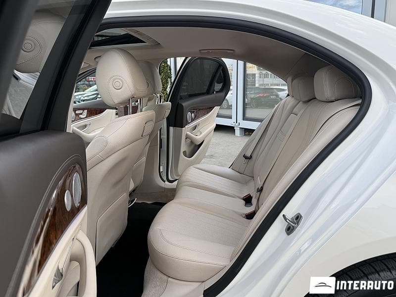 Mercedes E 300 2018 — Миниатюра 12
