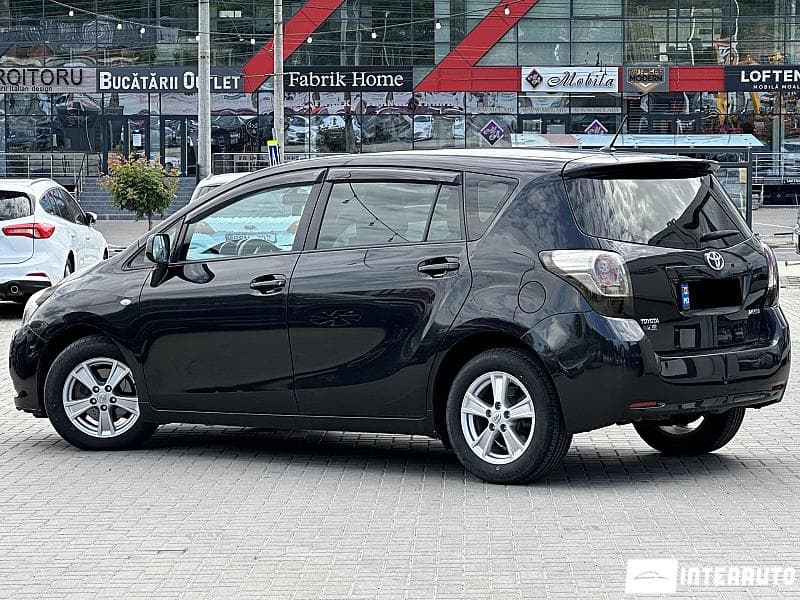 Toyota Verso 2010 — Миниатюра 4