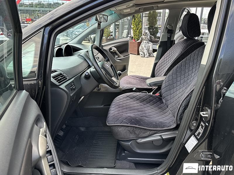 Toyota Verso 2010 — Миниатюра 5