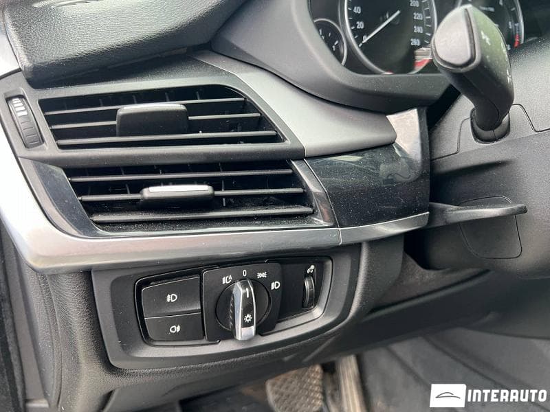 2017 BMW X5 2.5D — Miniatură 16