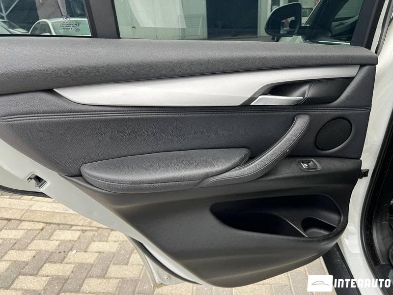 2017 BMW X5 2.5D — Miniatură 18