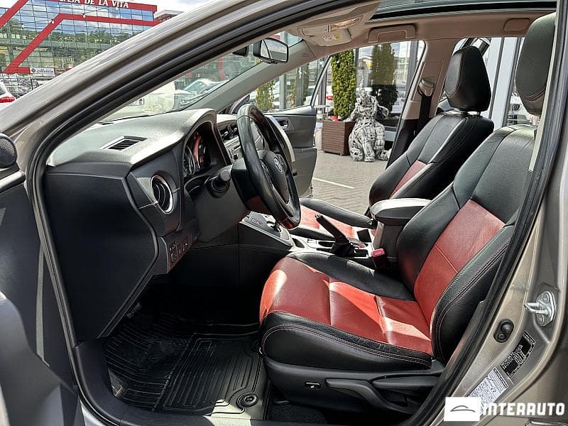 Toyota Auris 2013 — Миниатюра 5