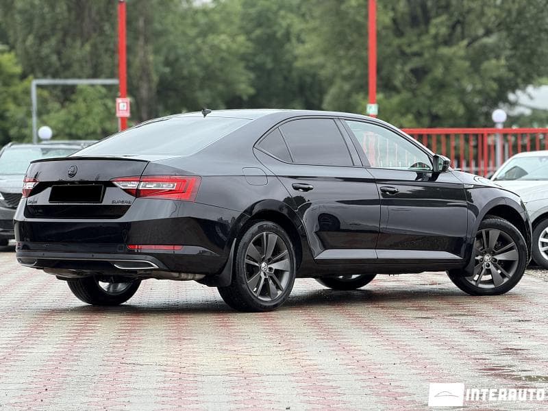 2017 Skoda Superb — Miniatură 2