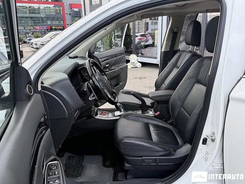Mitsubishi Outlander 2015 — Миниатюра 5