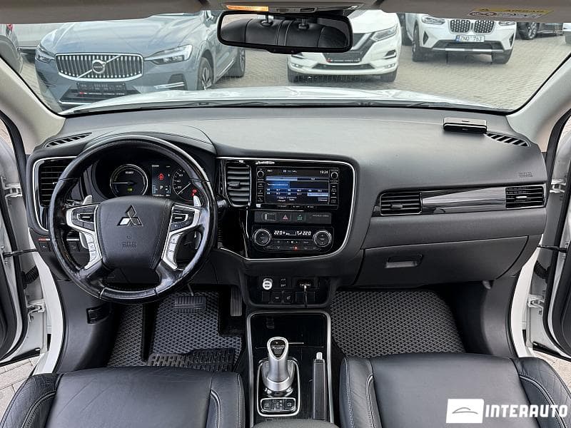 Mitsubishi Outlander 2015 — Миниатюра 6