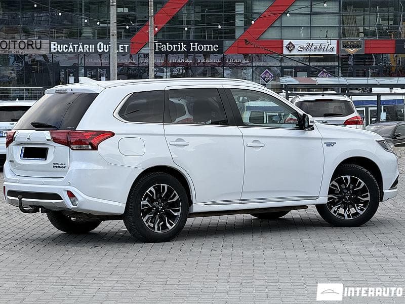 Mitsubishi Outlander 2015 — Миниатюра 3