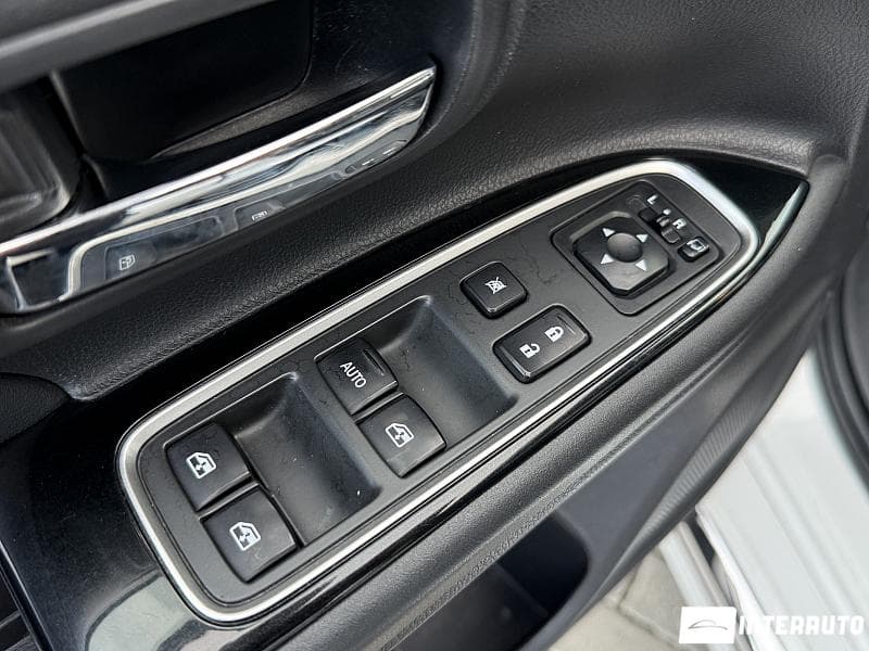 Mitsubishi Outlander 2015 — Миниатюра 18