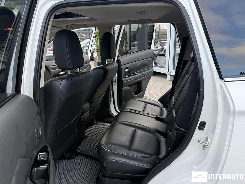 Mitsubishi Outlander 2015 — Миниатюра 13