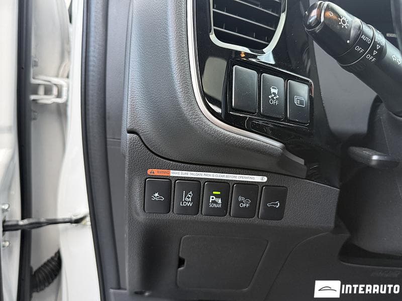Mitsubishi Outlander 2015 — Миниатюра 19