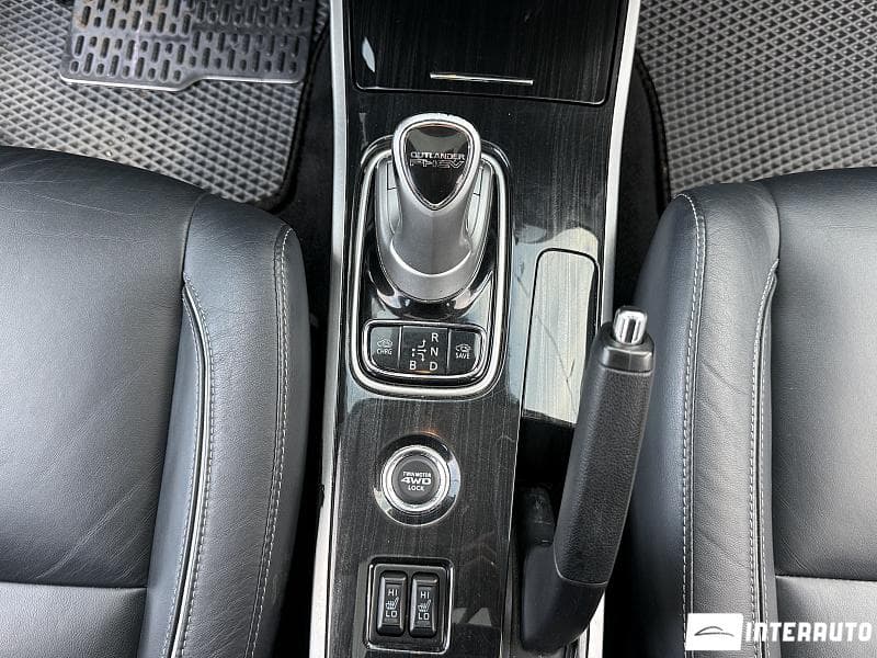 Mitsubishi Outlander 2015 — Миниатюра 12