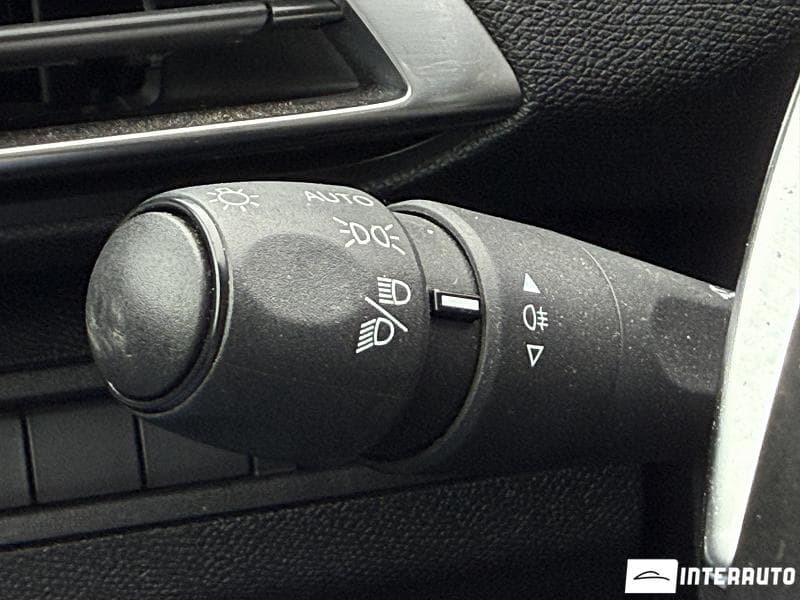 Peugeot 3008 2021 — Миниатюра 11