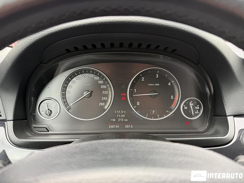 2011 BMW 530 — Miniatură 9
