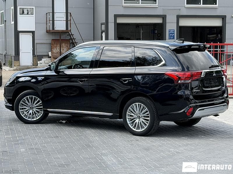 Mitsubishi Outlander 2019 — Миниатюра 3