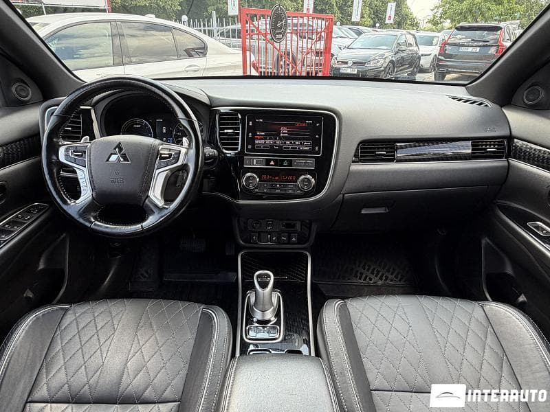 Mitsubishi Outlander 2019 — Миниатюра 8