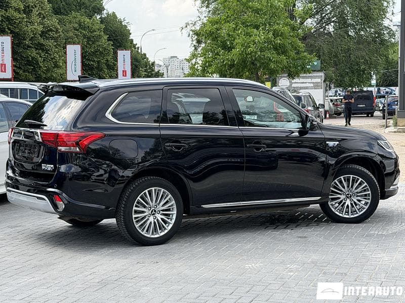 Mitsubishi Outlander 2019 — Миниатюра 4