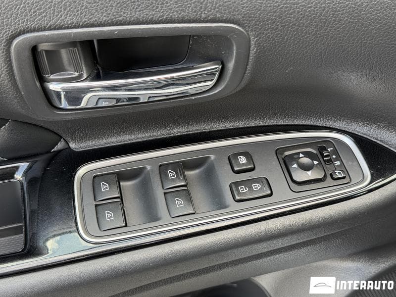 Mitsubishi Outlander 2019 — Миниатюра 12