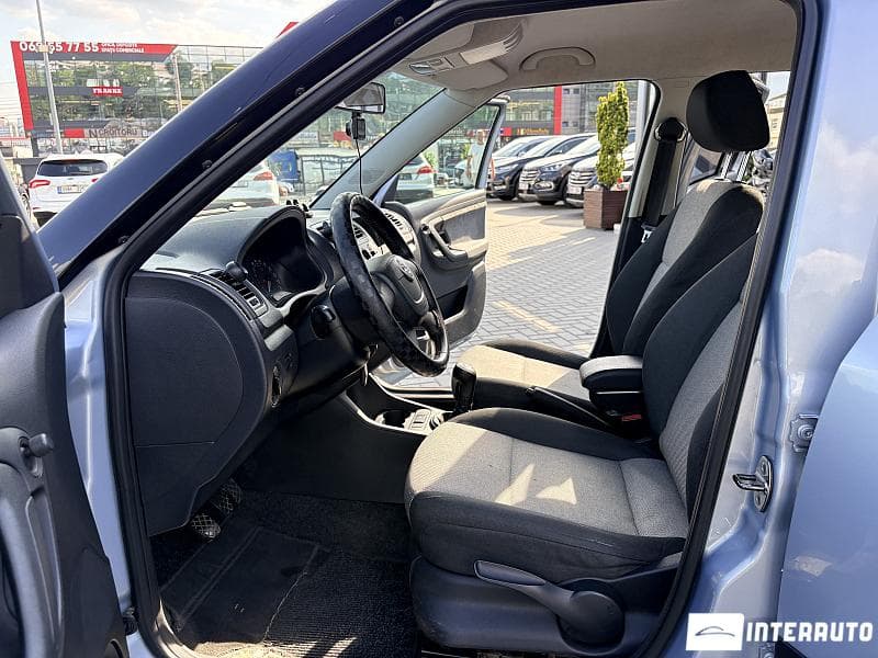 Skoda Fabia 2010 — Миниатюра 5