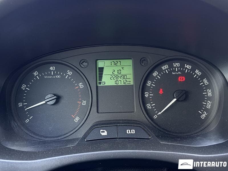 Skoda Fabia 2010 — Миниатюра 8