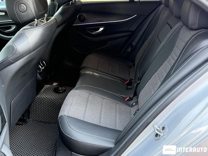 Mercedes E 220 2022 — Миниатюра 20
