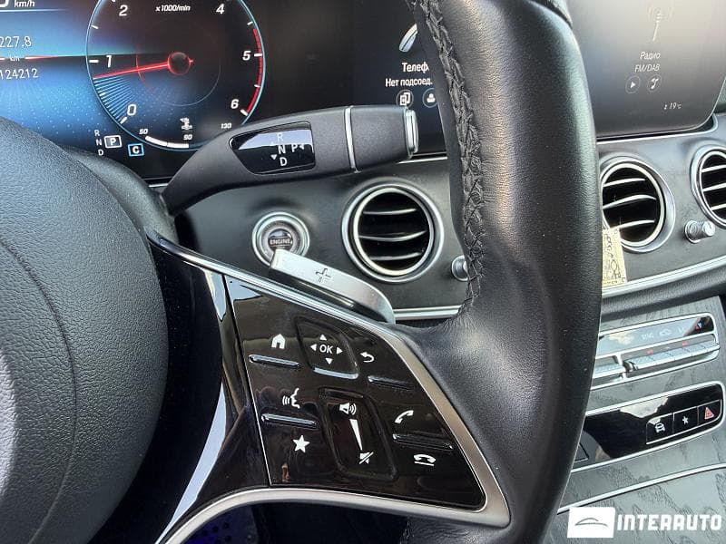 Mercedes E 220 2022 — Миниатюра 14
