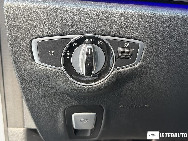 Mercedes E 220 2022 — Миниатюра 10