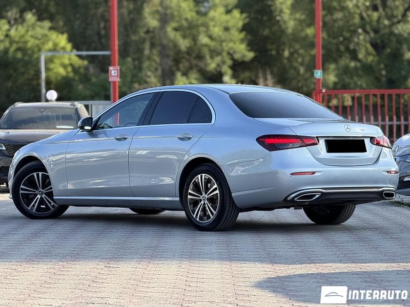 Mercedes E 220 2022 — Миниатюра 3