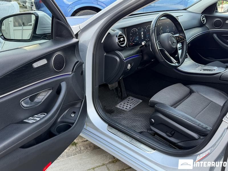 Mercedes E 220 2022 — Миниатюра 6
