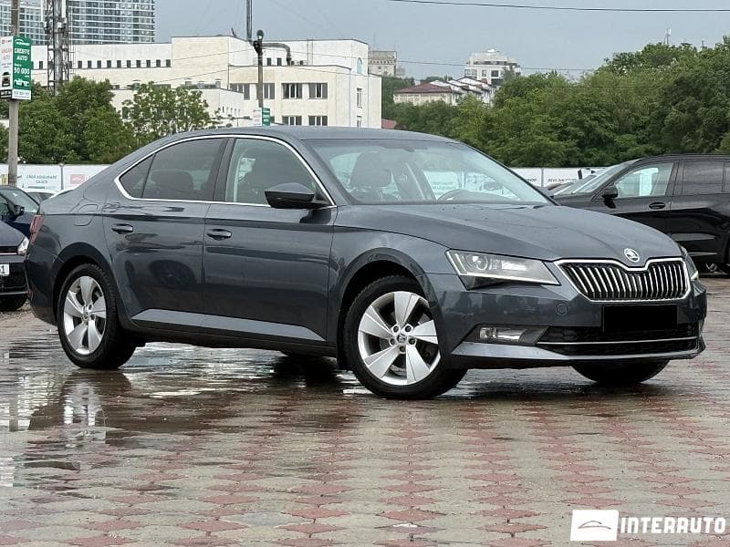 2016 Skoda Superb — Miniatură 4
