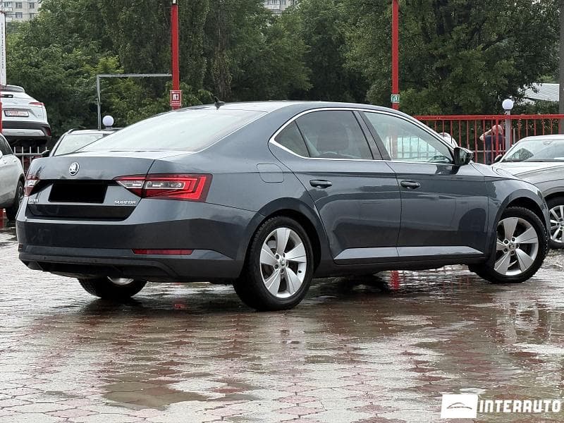 2016 Skoda Superb — Miniatură 2