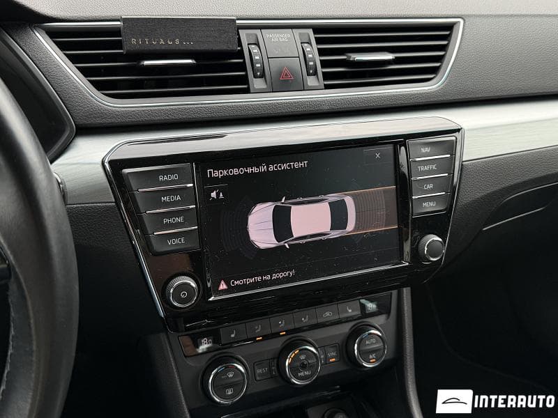 2016 Skoda Superb — Miniatură 14