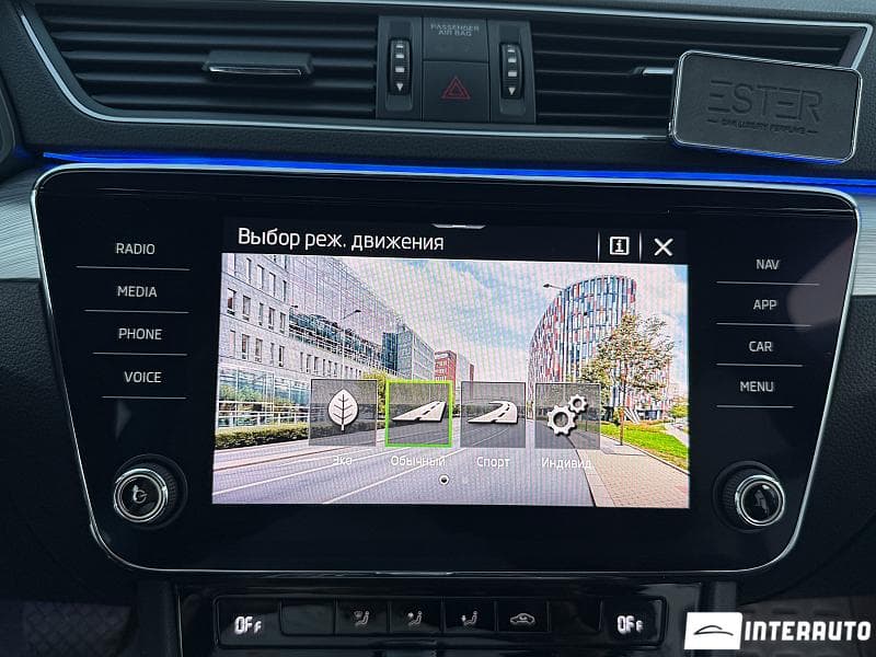 2021 Skoda Superb — Miniatură 11