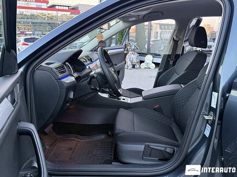 2021 Skoda Superb — Miniatură 5