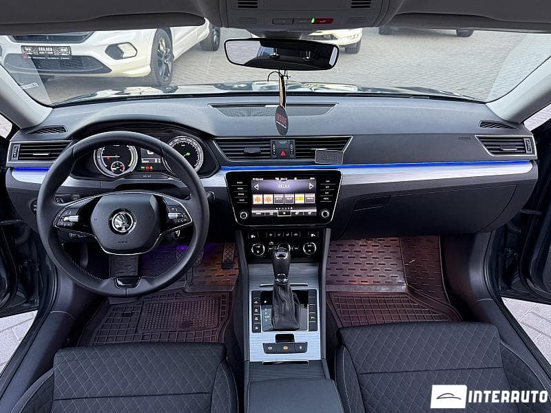 2021 Skoda Superb — Miniatură 6