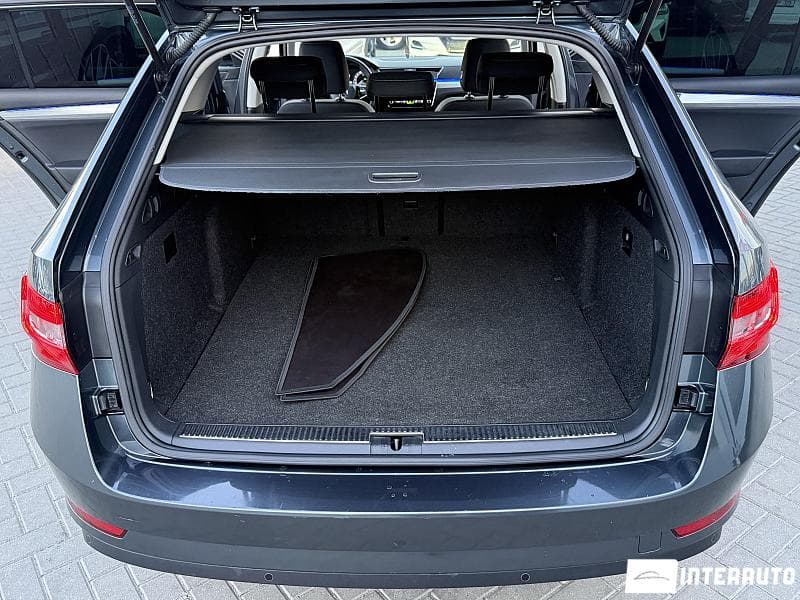2021 Skoda Superb — Miniatură 21