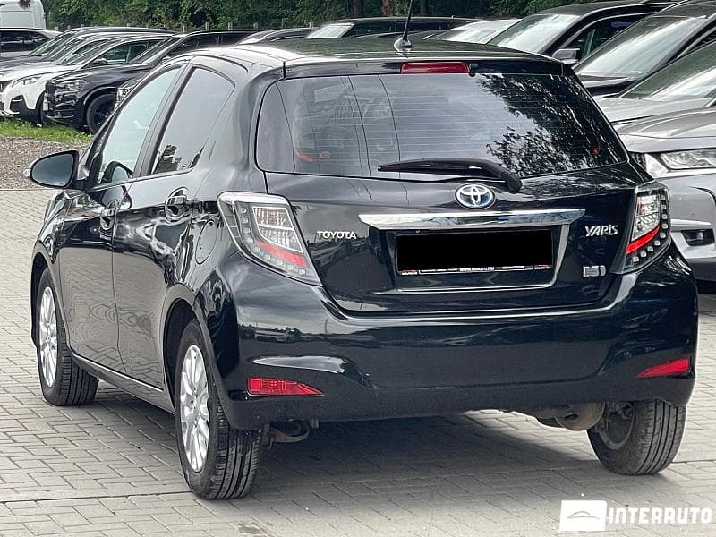 2012 Toyota Yaris — Miniatură 4