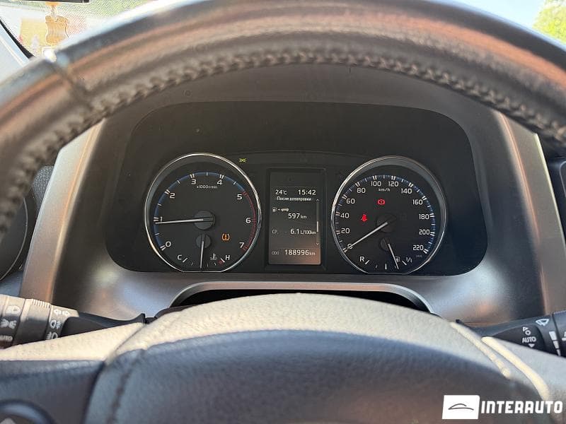 Toyota Rav-4 2017 — Миниатюра 9