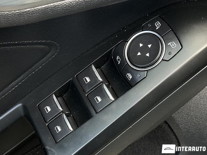 2018 Ford Focus — Miniatură 17