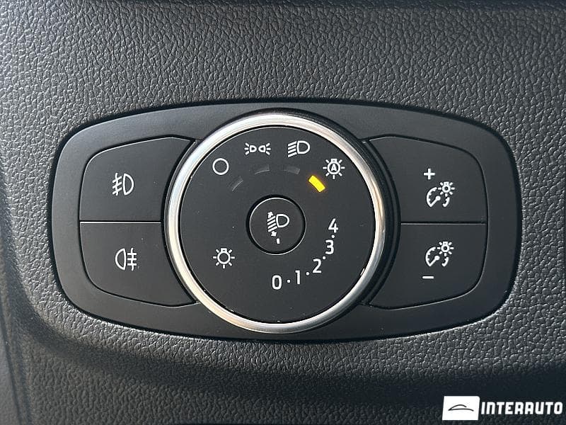 2018 Ford Focus — Miniatură 18