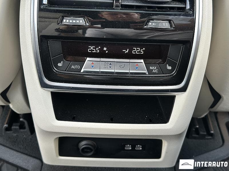 BMW X7 4.0i 2019 — Миниатюра 27