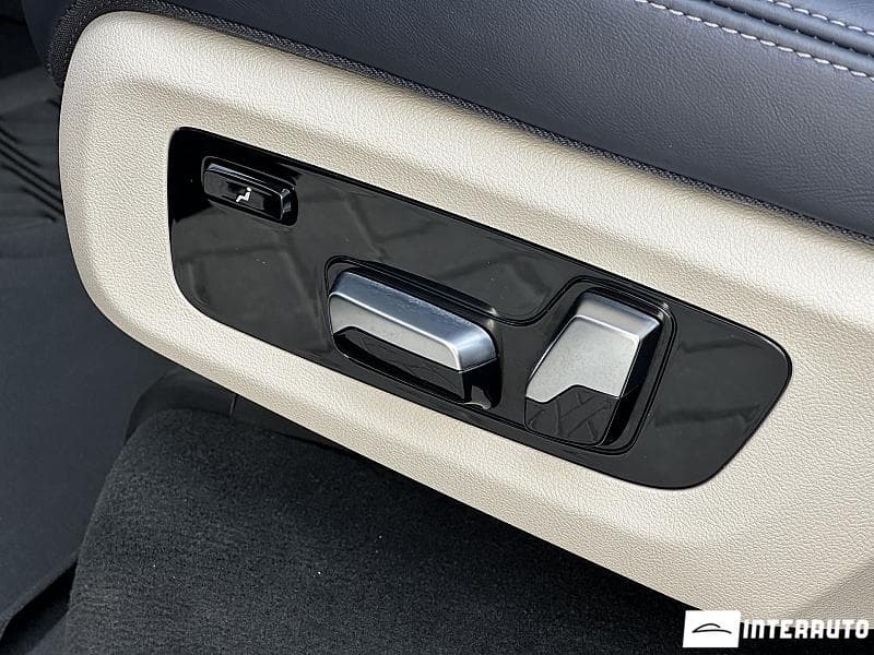 BMW X7 4.0i 2019 — Миниатюра 26