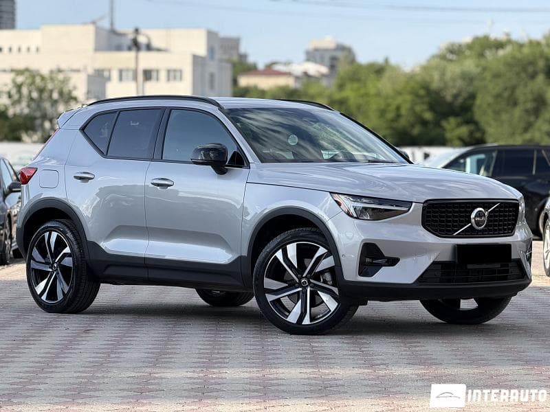 2023 Volvo XC 40 — Miniatură 4
